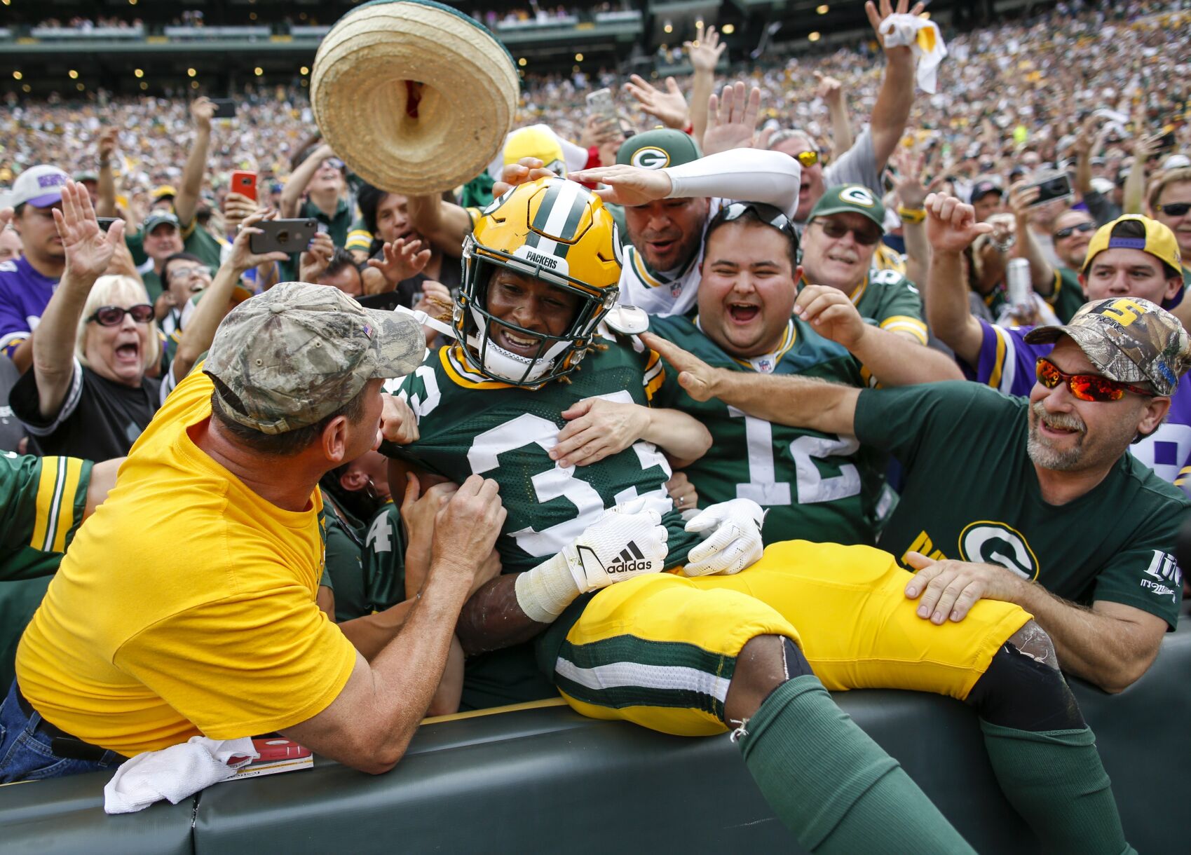 Aaron Jones Lambeau Leap